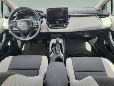 Used 2025 Toyota Corolla LE image 30