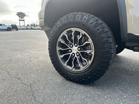 Used 2021 Chevrolet Colorado ZR2 image 23