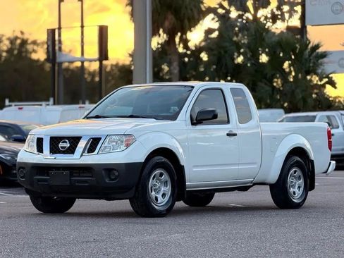 Used 2021 Nissan Frontier S RWD image 2