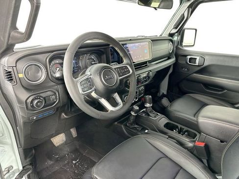 Used 2024 Jeep Wrangler Unlimited Sahara AWD/4WD image 19