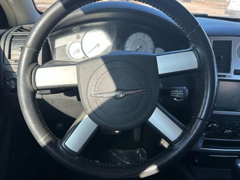 Used 2009 Chrysler 300 Touring image 24