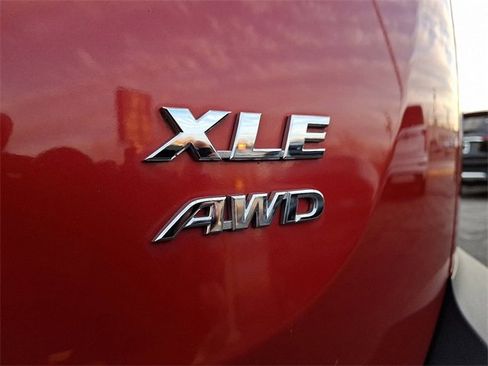 Used 2015 Toyota RAV4 XLE image 32
