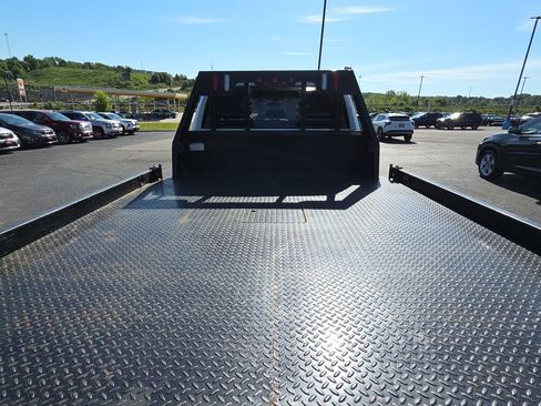 Used 2021 RAM 3500 Tradesman w/ Chrome Appearance Group AWD/4WD image 8