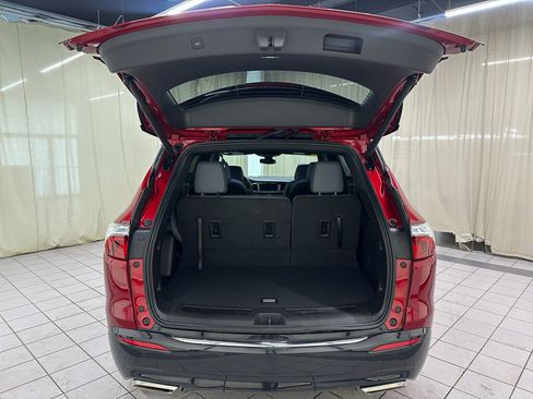 Certified 2023 Buick Enclave Essence w/ Sport Touring Edition image 8