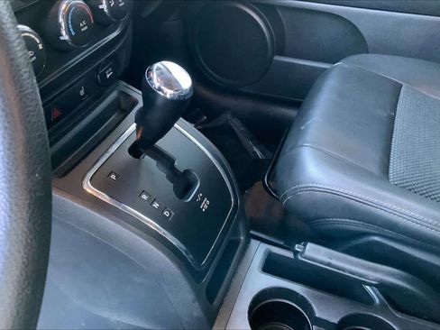 Used 2014 Jeep Compass Sport w/ Power Value Group image 16