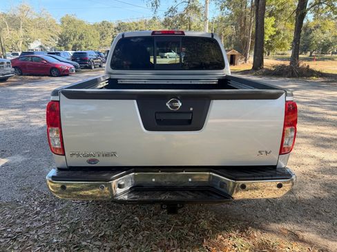 Used 2016 Nissan Frontier SV image 6