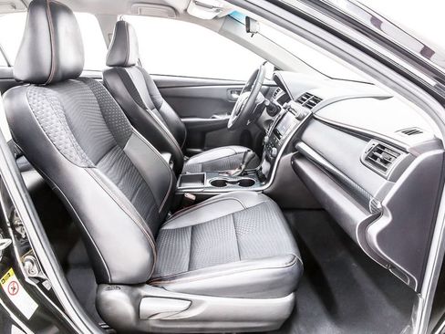 Used 2015 Toyota Camry SE FWD image 31