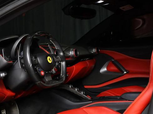 Used 2019 Ferrari 812 Superfast RWD image 11