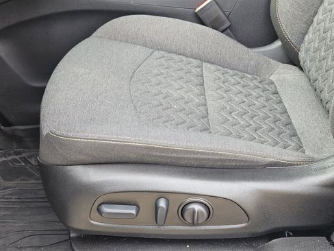 Used 2022 Chevrolet Equinox LT FWD image 30