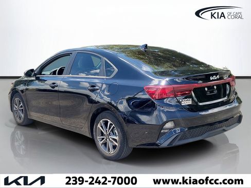 Certified 2023 Kia Forte LXS w/ LXS Technology Package FWD image 4