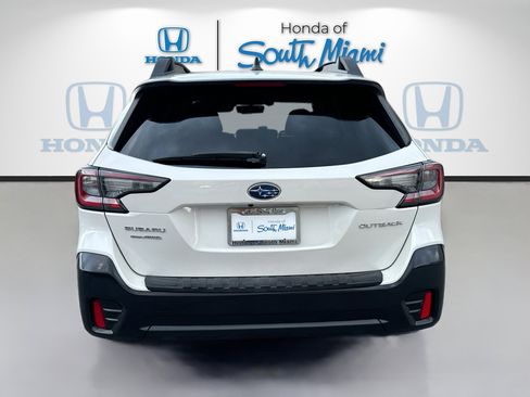 Used 2020 Subaru Outback Premium image 5