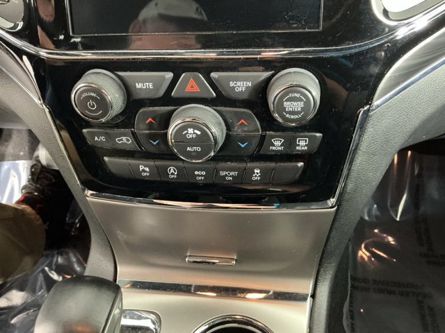 Used 2019 Jeep Grand Cherokee Limited AWD/4WD image 36
