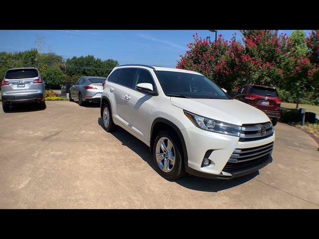 Used 2019 Toyota Highlander Limited AWD/4WD image 2
