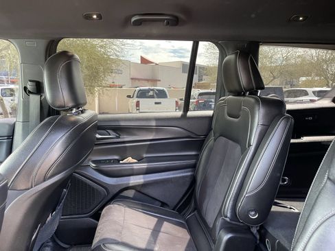 Used 2023 Jeep Grand Cherokee L Laredo AWD/4WD image 7
