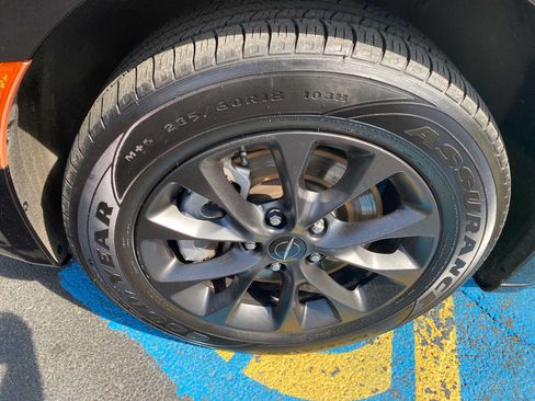 Used 2021 Chrysler Pacifica Touring w/ Uconnect Theater Family Group AWD/4WD image 45