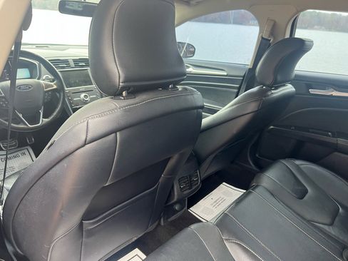 Used 2018 Ford Fusion Titanium image 31
