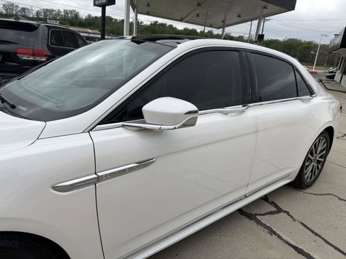 Used 2017 Lincoln Continental Select FWD image 20