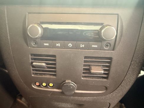 Used 2012 Chevrolet Avalanche LTZ image 11