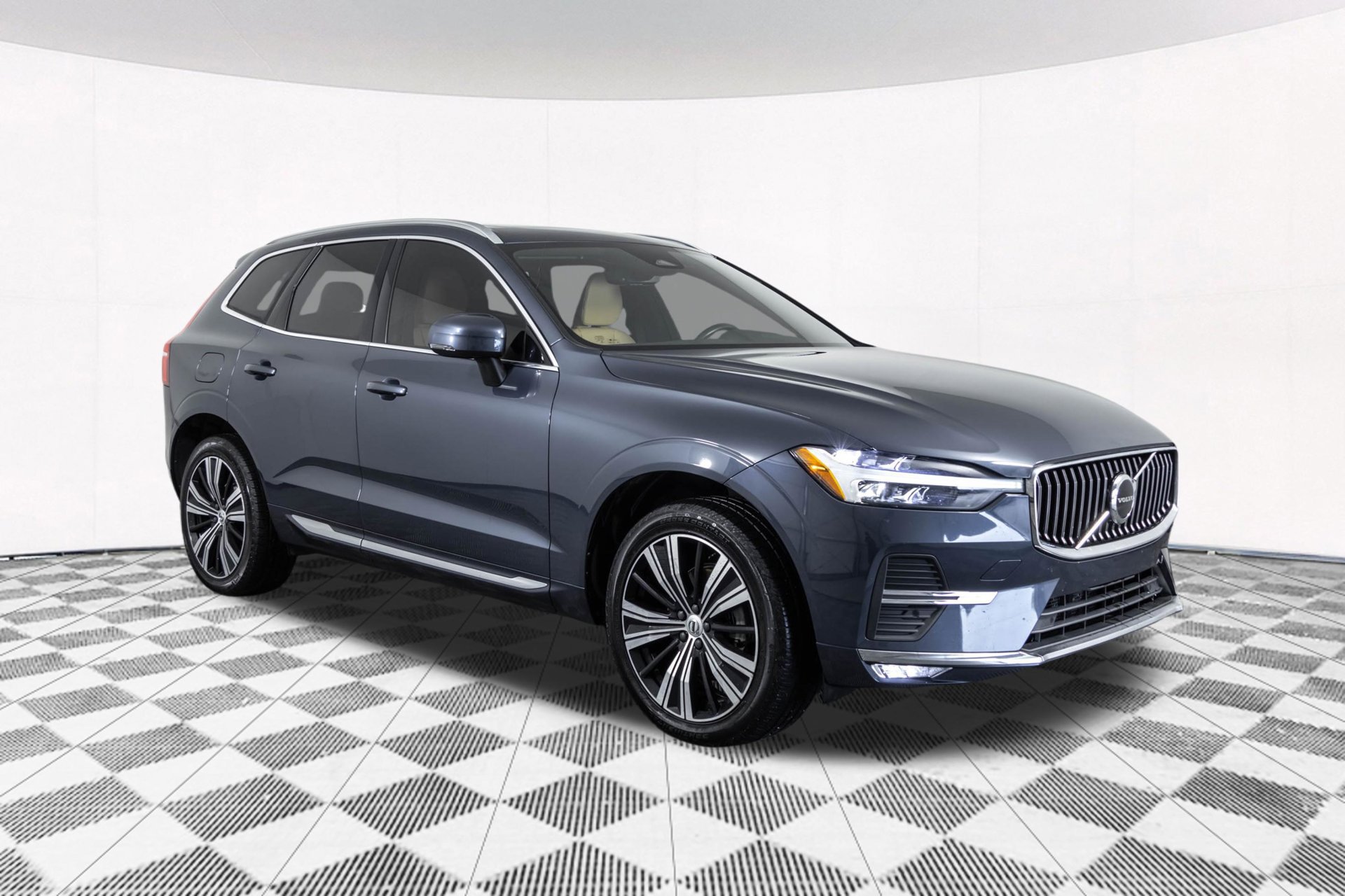 Used 2022 Volvo XC60 B5 Inscription w/ Protection Package Premier FWD image 22