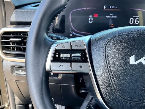 Used 2023 Kia Telluride EX w/ EX Captain's Chair Package FWD image 21