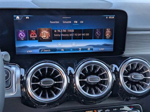 New 2026 Mercedes-Benz GLB 250 image 8