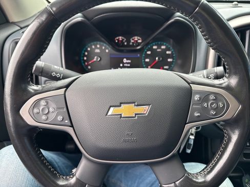 Used 2021 Chevrolet Colorado Z71 AWD/4WD image 12