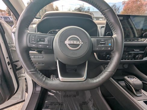 Used 2023 Nissan Rogue SL w/ SL Premium Package image 21