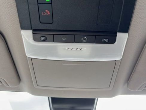 Used 2025 Nissan Altima 2.5 SV FWD image 45