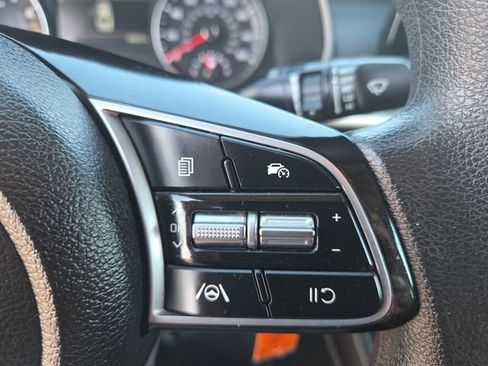 Used 2023 Kia Forte LXS image 21