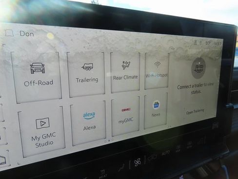 Used 2024 GMC Hummer EV 3X w/ LPO, Illumination Package image 31