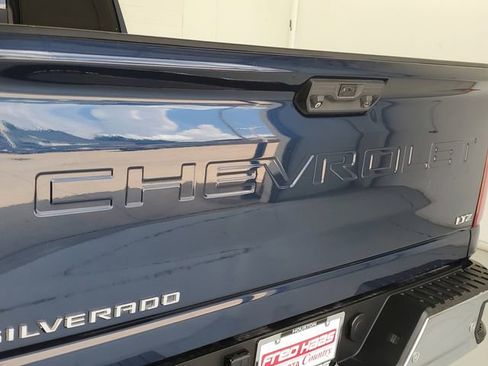 Used 2021 Chevrolet Silverado 2500 LTZ w/ LTZ Premium Package AWD/4WD image 10