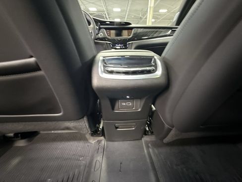 Used 2024 Cadillac XT6 Premium Luxury w/ Technology Package AWD/4WD image 29
