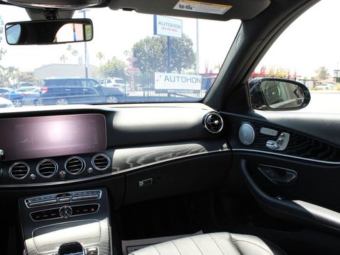 Used 2019 Mercedes-Benz E 300 image 2