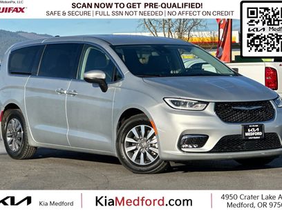Used 2023 Chrysler Pacifica Touring-L