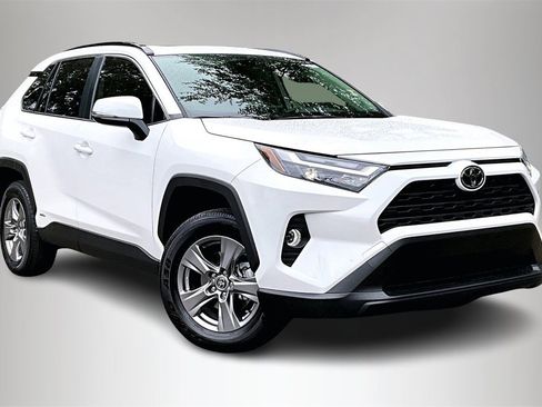 Used 2025 Toyota RAV4 XLE image 2