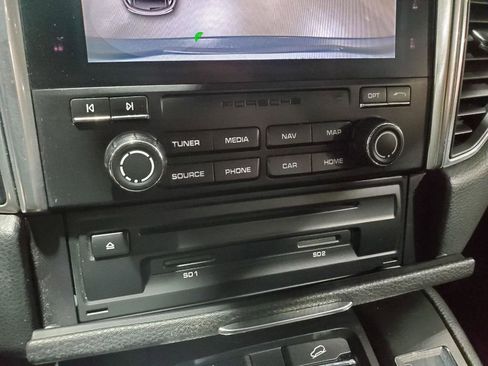 Used 2018 Porsche Macan image 34