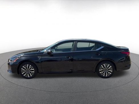 Used 2026 Nissan Altima 2.5 SV FWD image 7
