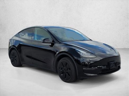 Used 2021 Tesla Model Y Long Range image 3
