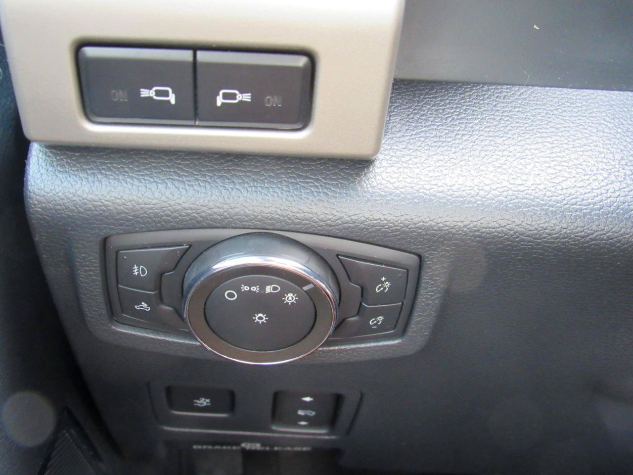 Used 2022 Ford F350 Lariat w/ Lariat Ultimate Package AWD/4WD image 21