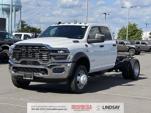 New 2026 RAM 5500 4x4 Crew Cab image 4