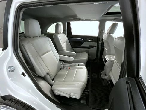 Used 2019 Toyota Highlander Limited w/ Protection Package #3 AWD/4WD image 18