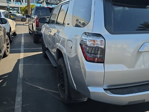 Used 2023 Toyota 4Runner SR5 AWD/4WD image 3