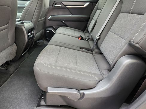 Used 2025 GMC Acadia Elevation image 11