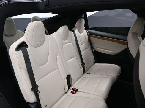 Used 2021 Tesla Model X Long Range image 31