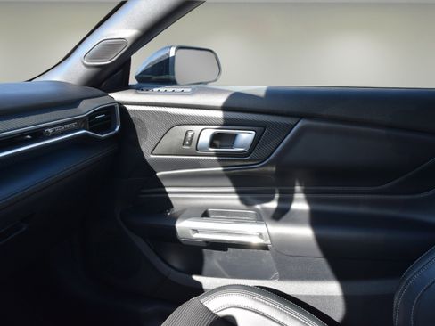 Used 2024 Ford Mustang GT Premium image 15