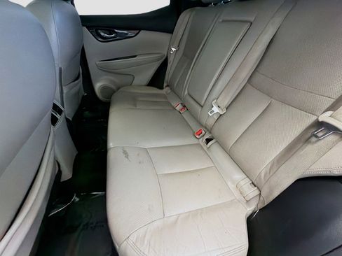 Used 2017 Nissan Rogue Sport SL w/ SL Premium Package image 11