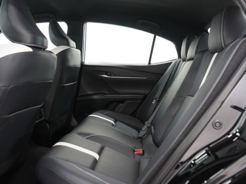 Used 2025 Toyota Camry SE image 16