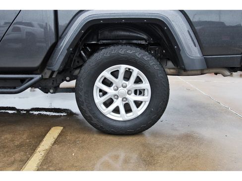 Used 2023 Jeep Gladiator Sport AWD/4WD image 31