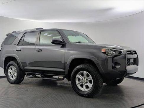 Used 2020 Toyota 4Runner SR5 RWD image 9