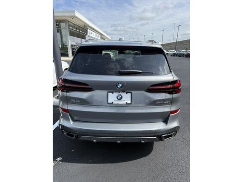 Used 2026 BMW X5 xDrive40i w/ M Sport Package AWD/4WD image 3